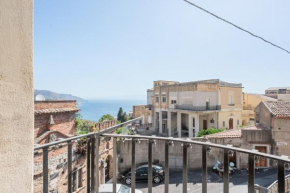 Cozy Apartment near the Historic Center Taormina